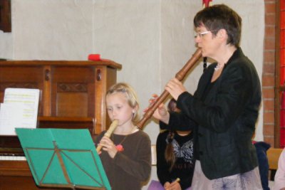 Foto des Albums: Viele Schüler beim Kirchencafé