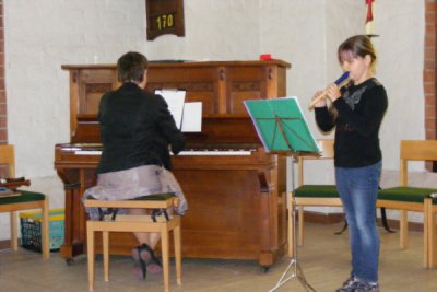 Foto des Albums: Viele Schüler beim Kirchencafé