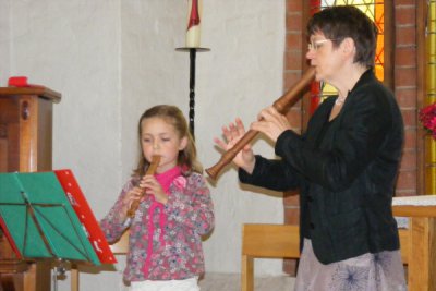Foto des Albums: Viele Schüler beim Kirchencafé