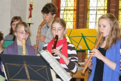 Foto des Albums: Viele Schüler beim Kirchencafé