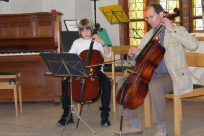 Foto des Albums: Viele Schüler beim Kirchencafé