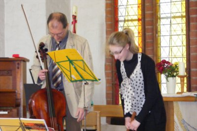 Foto des Albums: Viele Schüler beim Kirchencafé