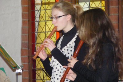Foto des Albums: Viele Schüler beim Kirchencafé