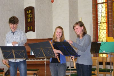 Foto des Albums: Viele Schüler beim Kirchencafé