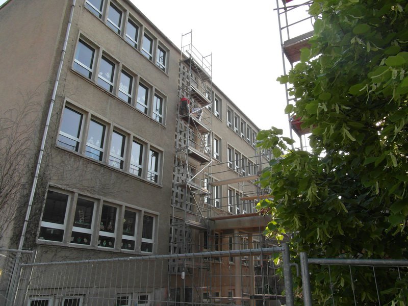 Bild: Der Verbindungsbau erfolgt