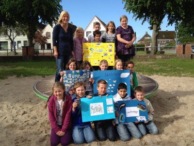 Die Projektgruppe "Ostsee - Meer erleben" mit Frau Fischer 