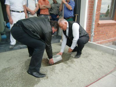 Foto des Albums: Grundsteinlegung am Bahnhofsgebäude Rehfelde (12. 06. 2012)