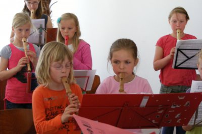 Foto des Albums: Musikalisches Märchen im Blockflötenorchester einstudiert