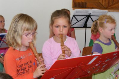Foto des Albums: Musikalisches Märchen im Blockflötenorchester einstudiert