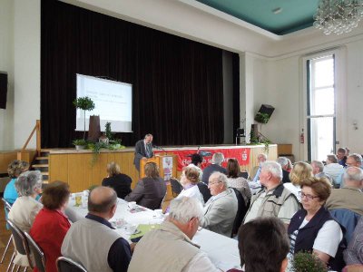 Der B&uuml;rgermeister bei seiner Ansprache.  (Bild vergr&ouml;&szlig;ern)
