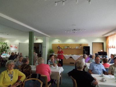 Gem&uuml;tliche Kaffeerunde  (Bild vergr&ouml;&szlig;ern)