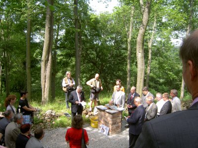 Foto des Albums: Gedenkort  auf der Burgruine Anhalt wurde eingeweiht (30. 06. 2012)