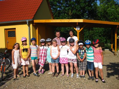 Foto des Albums: Honigwerkstatt mit Bienenlehrpfad