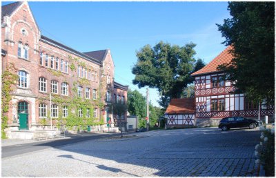 Regelschule und Pfarrhaus 
