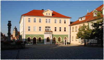 Marktplatz mit Rathaus 