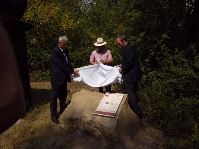 Foto des Albums: Enthüllung der Tafel im ehemaligen Lager Mühlberg