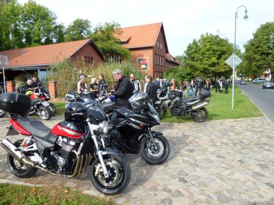 Foto des Albums: 300 Biker on Tour - Falkenseer Bürgermeister-Motorradtour beliebter denn je