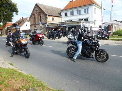 Foto des Albums: 300 Biker on Tour - Falkenseer Bürgermeister-Motorradtour beliebter denn je