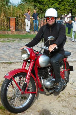Foto des Albums: 300 Biker on Tour - Falkenseer Bürgermeister-Motorradtour beliebter denn je