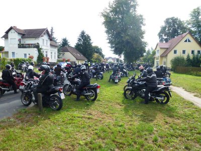 Foto des Albums: 300 Biker on Tour - Falkenseer Bürgermeister-Motorradtour beliebter denn je