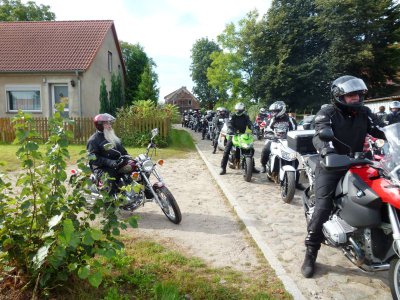 Foto des Albums: 300 Biker on Tour - Falkenseer Bürgermeister-Motorradtour beliebter denn je