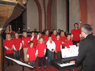 Foto des Albums: Weihnachtliches Singen in der Ev. Kirche Wenings (21. 12. 2008)