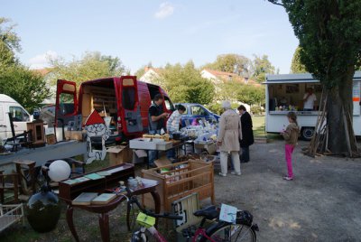 Foto des Albums: Antik- und Trödelmarkt an der Schlossruine in Dahme/Mark (16. 09. 2012)