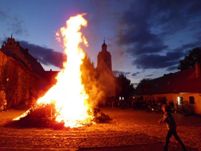 Fotoalbum 2.10.2012 - Kartoffelfeuer auf der Wasserburg Egeln