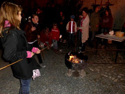 Foto des Albums: 2.10.2012 - Kartoffelfeuer auf der Wasserburg Egeln (18.09.2012)