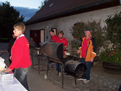 Foto des Albums: 2.10.2012 - Kartoffelfeuer auf der Wasserburg Egeln (18.09.2012)