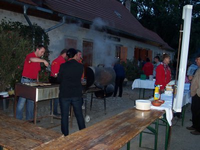 Foto des Albums: 2.10.2012 - Kartoffelfeuer auf der Wasserburg Egeln (18.09.2012)