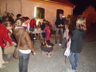 Foto des Albums: 2.10.2012 - Kartoffelfeuer auf der Wasserburg Egeln (18.09.2012)