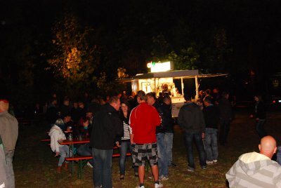 Foto des Albums: 50 Jahre Stadtrecht Falkenberg/E. - "Petticoat-Party" im HdG und "OpenAir-Disco" mit dem Blue Velvet im Stadtpark (24. 09. 2012)