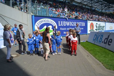 Foto des Albums: Einlaufkids in Rostock