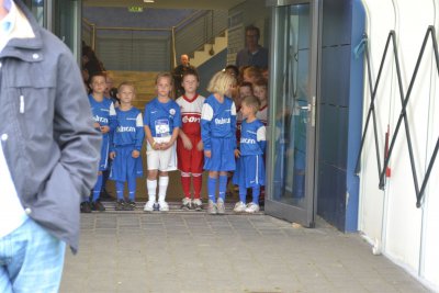 Foto des Albums: Einlaufkids in Rostock