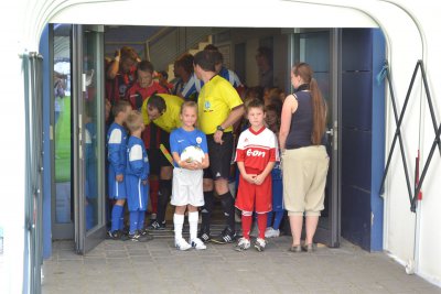 Foto des Albums: Einlaufkids in Rostock