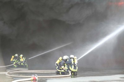 Foto des Albums: Brand eines Möbellagers