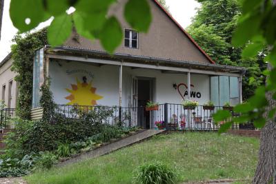 Vorschaubild: Das Grundstück lädt zum Aufenthalt im Freien ein. (Foto: Stadt Schwarzheide)
