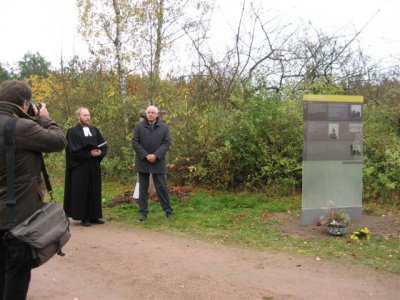 Foto des Albums: Enthüllung der 18. Stele im ehemaligen Lager Mühlberg