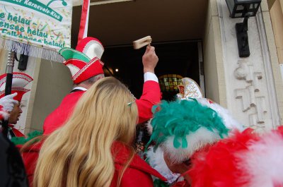 Foto des Albums: Falkenseer Narren stürmen das Rathaus