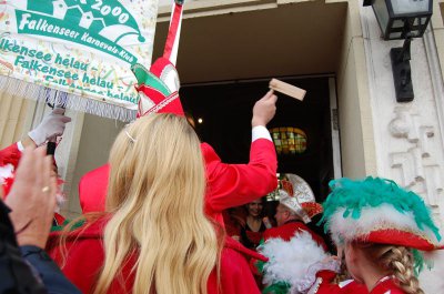 Foto des Albums: Falkenseer Narren stürmen das Rathaus