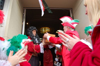 Foto des Albums: Falkenseer Narren stürmen das Rathaus