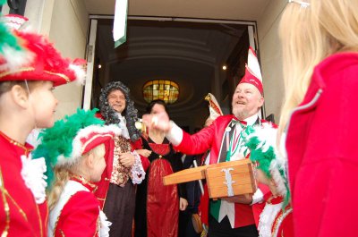 Foto des Albums: Falkenseer Narren stürmen das Rathaus