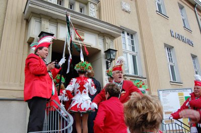 Foto des Albums: Falkenseer Narren stürmen das Rathaus