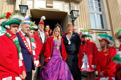 Foto des Albums: Falkenseer Narren stürmen das Rathaus