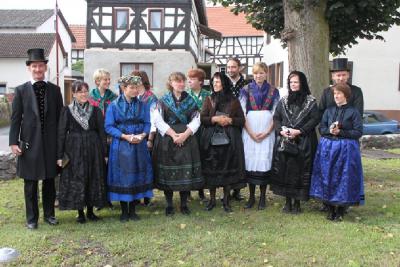 Foto des Albums: Volkstanzgruppe beim Kirchenfest in Kraftsolms am 17.09.2011 (27. 11. 2012)