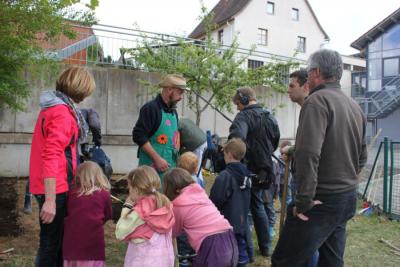 Foto des Albums: Der "Maintower Pflanzenflüsterer" im Kindergarten "Abenteuerland" (27. 11. 2012)