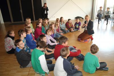 Foto des Albums: Bildungsministerin überreicht Fördermittelbescheid