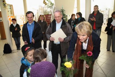 Foto des Albums: Bildungsministerin überreicht Fördermittelbescheid