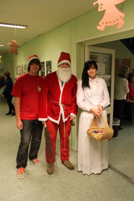 Foto des Albums: Weihnachtskonzert und Weihnachtsmarkt an der Oberschule mit Grundschulteil Glöwen (05. 12. 2012)